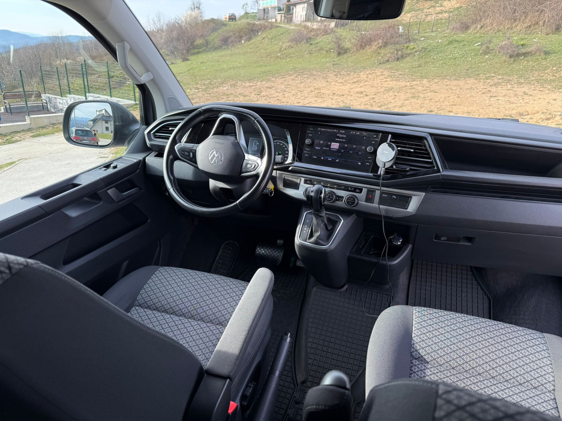 Volkswagen T6 Multivan — gallery image 5