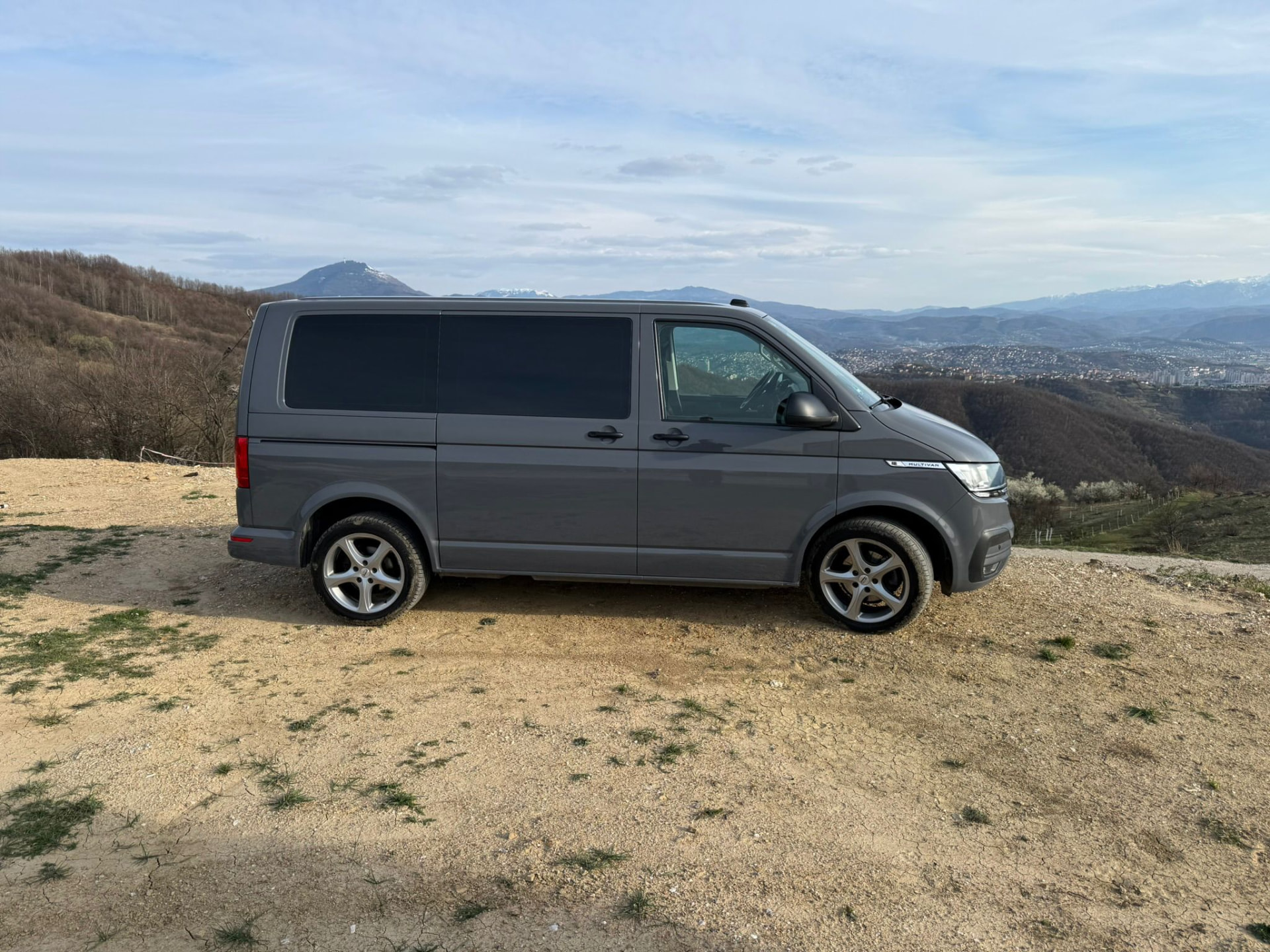 Volkswagen T6 Multivan — gallery image 3